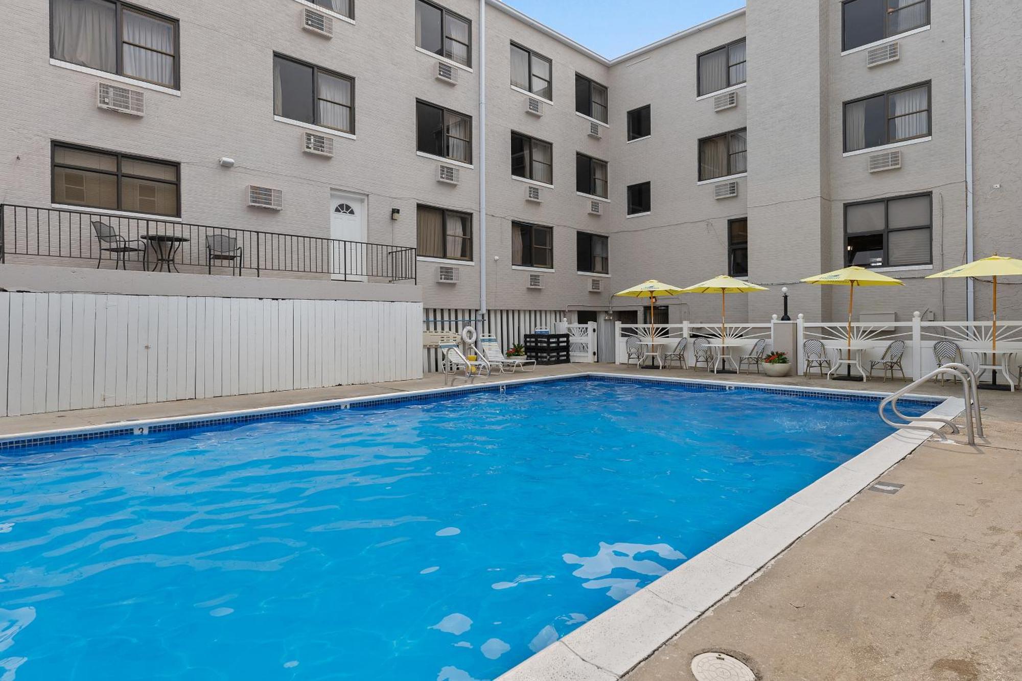 Oceanic Hotel & Barefoot Tiki Bar Wildwood Exterior foto